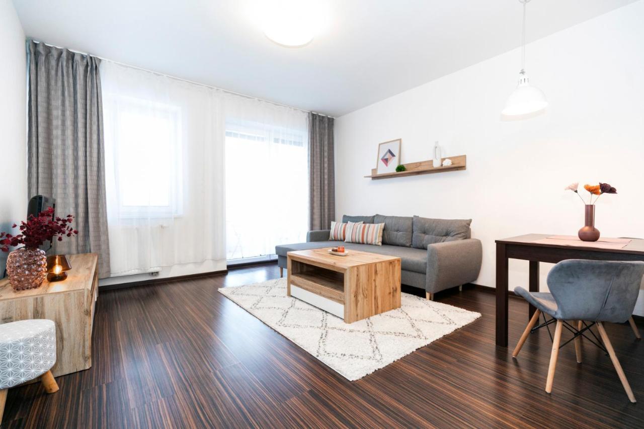 Alure Residences 3 & 24H Self Check-In, Parking In The Garage In The Apartment Building Included, New Building, Terrace, Green Location With A Forest Park With A Lake, Children'S Playground Банска бистрица Екстериор снимка