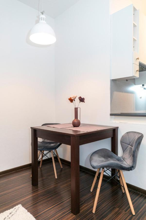 Alure Residences 3 & 24H Self Check-In, Parking In The Garage In The Apartment Building Included, New Building, Terrace, Green Location With A Forest Park With A Lake, Children'S Playground Банска бистрица Екстериор снимка