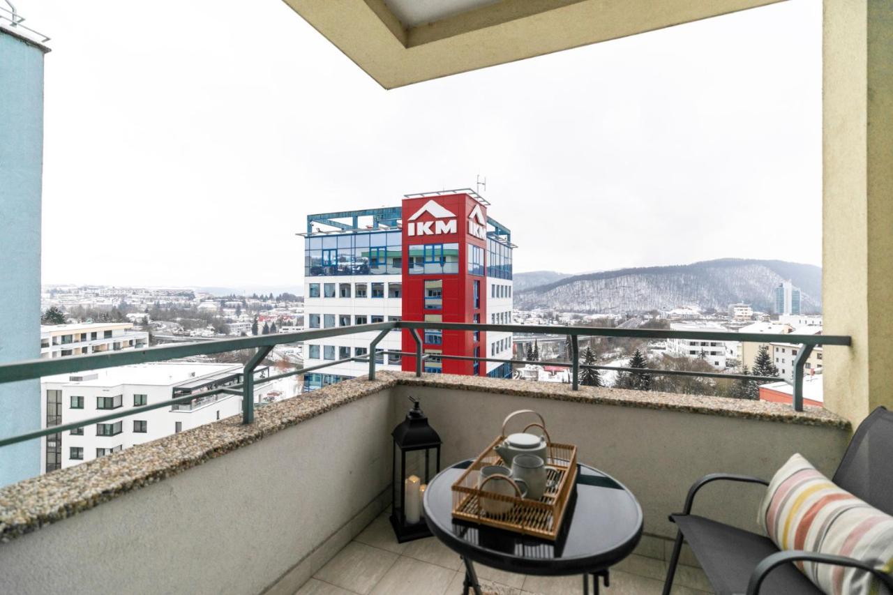Alure Residences 3 & 24H Self Check-In, Parking In The Garage In The Apartment Building Included, New Building, Terrace, Green Location With A Forest Park With A Lake, Children'S Playground Банска бистрица Екстериор снимка
